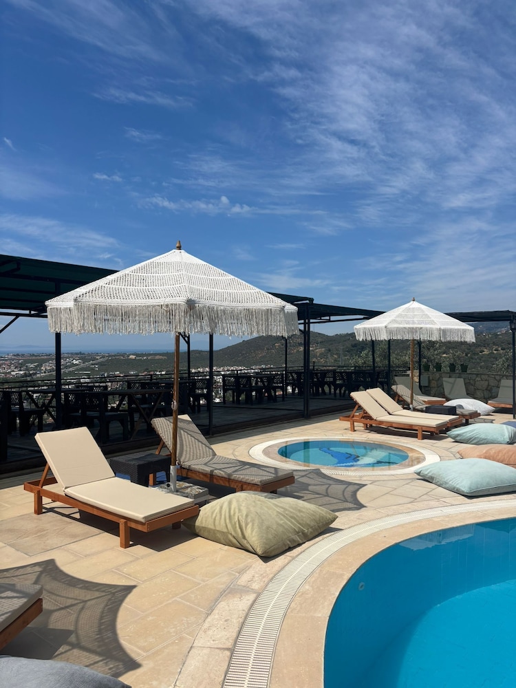 Gure Gokyuzu Butik Otel — Edremit