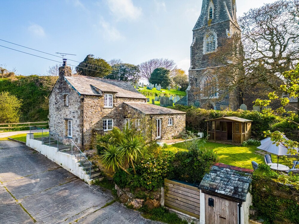 Dingles Cottage — 4-Star Luxury Hotel in Wadebridge, United Kingdom