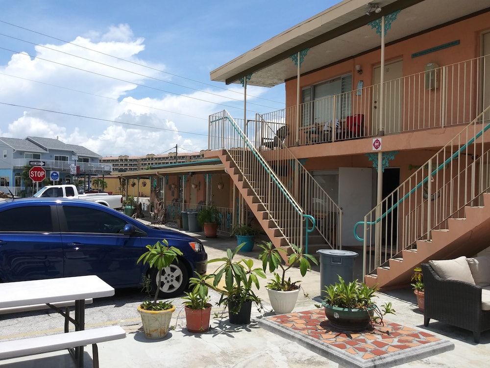 Siesta Motel — hotel in Redington Shores