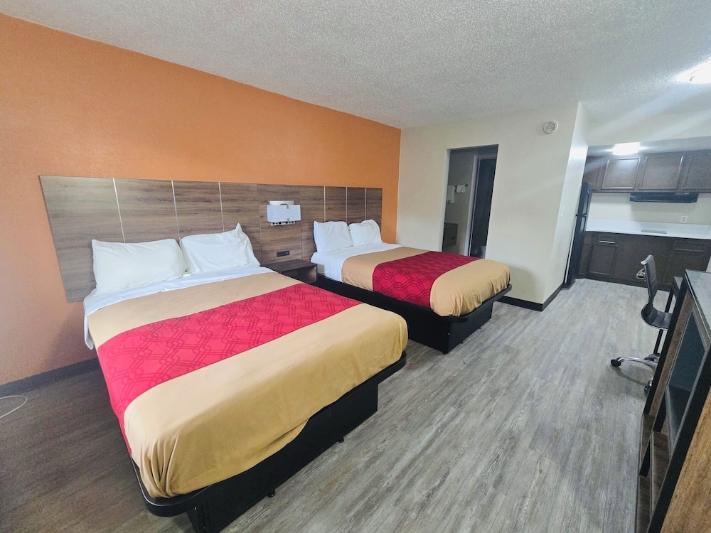 Studios & Suites 4 Less Chesapeake - photo 7