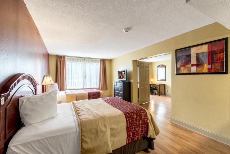 Days Inn by Wyndham Muskegon - photo 46