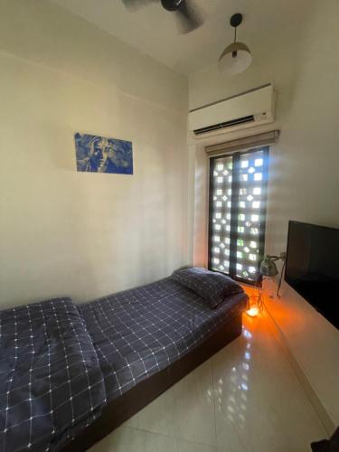 Eternal Sunshine Pod Room