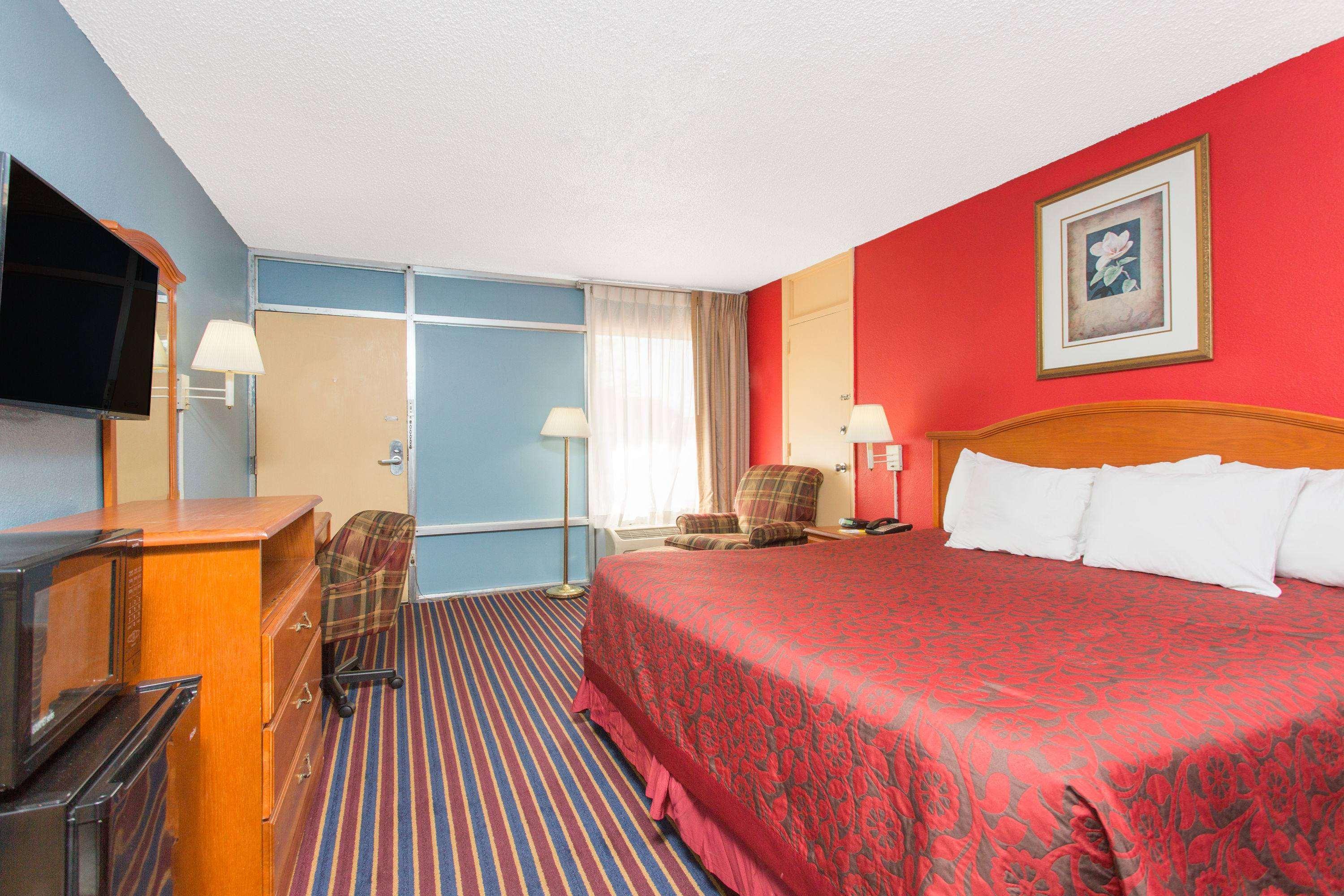 Days Inn by Wyndham Albany - photo 14