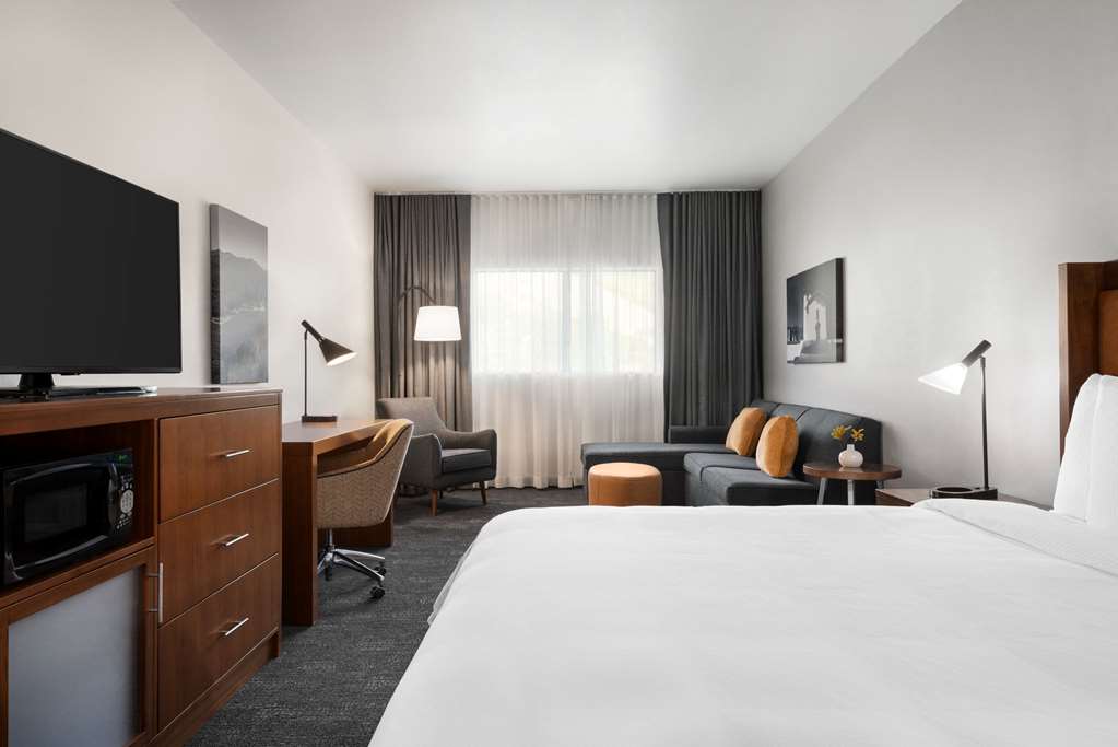 La Quinta Inn & Suites by Wyndham San Luis Obispo Downtown - photo 27