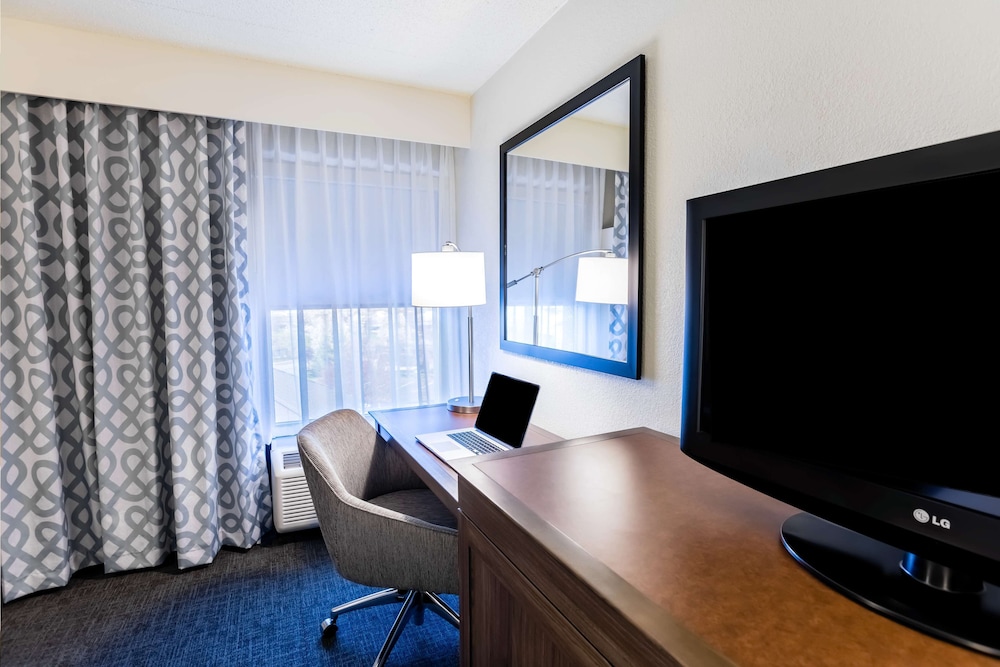 Hampton Inn St. Charles St. Peters - photo 10
