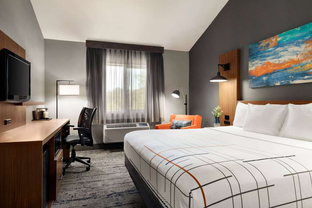 La Quinta Inn & Suites by Wyndham Salem OR - photo 13