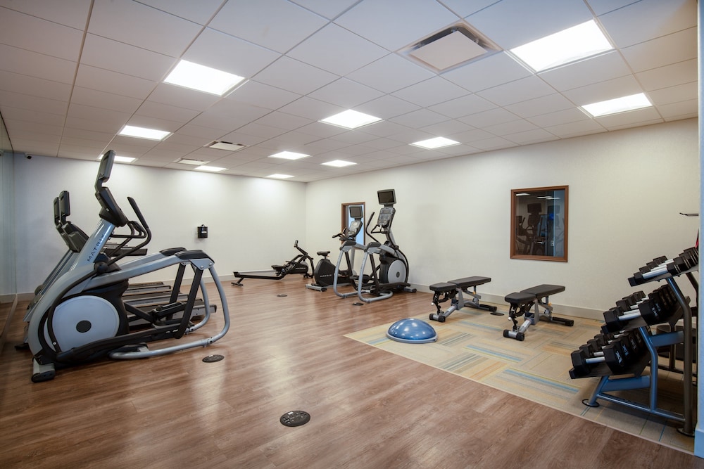 Holiday Inn Express & Suites Beloit by IHG - photo 41