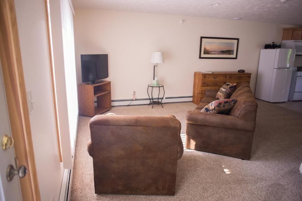 M 22 Inn Suttons Bay - photo 33