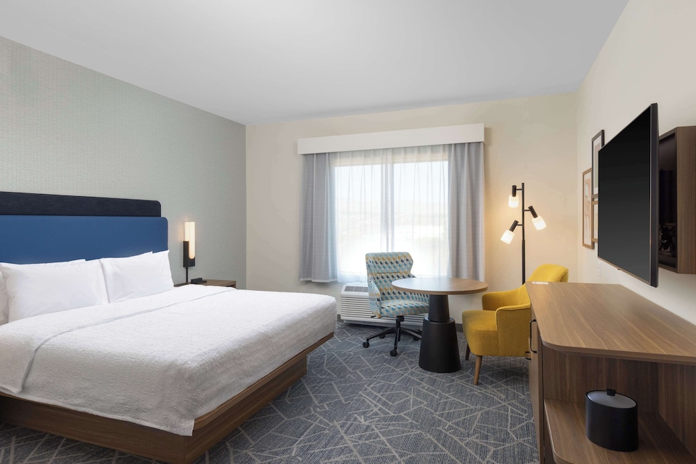 Hampton Inn & Suites by Hilton Cottonwood - photo 8
