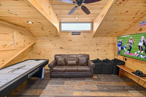 Tennessee Whiskey Indoor Pool Amazing Views Theater Room Hot Tub 5 Star Luxury - photo 15