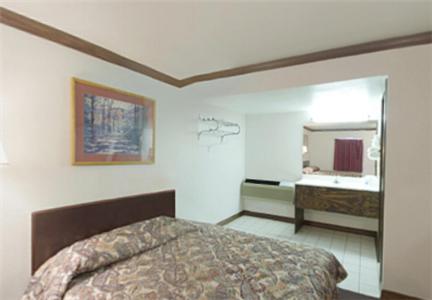 Executive Inn Muldrow - photo 10