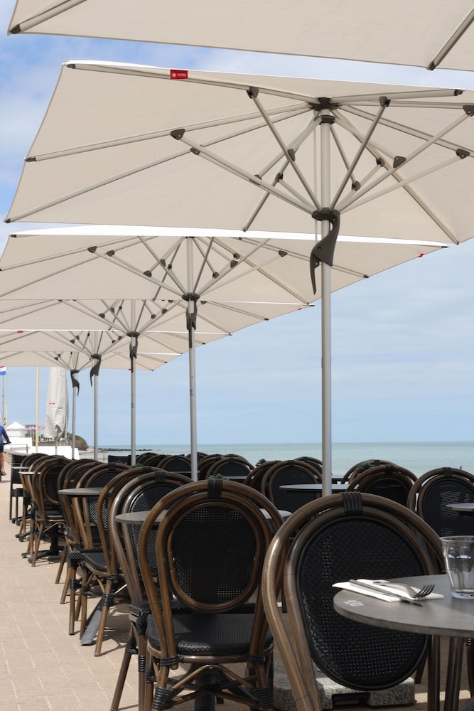 Hôtel Restaurant Le Clos Normand — hotel in Saint-Aubin-Sur-Mer