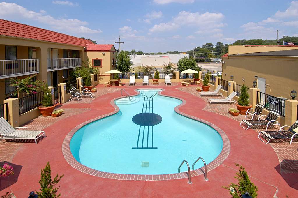 Days Inn by Wyndham Memphis at Graceland - photo 11