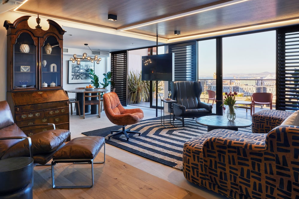 Xenia Signature Collection by Totalstay — 4-Star Luxury Hotel in Cape Town, South Africa