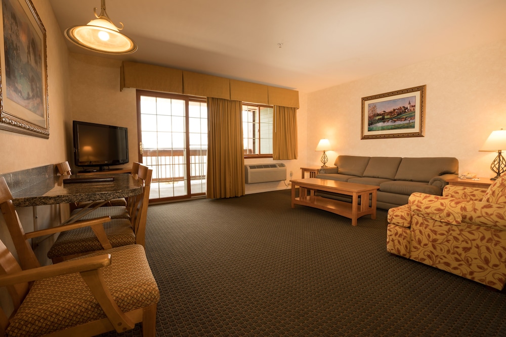 Lakeside Lodge And Suites - photo 9