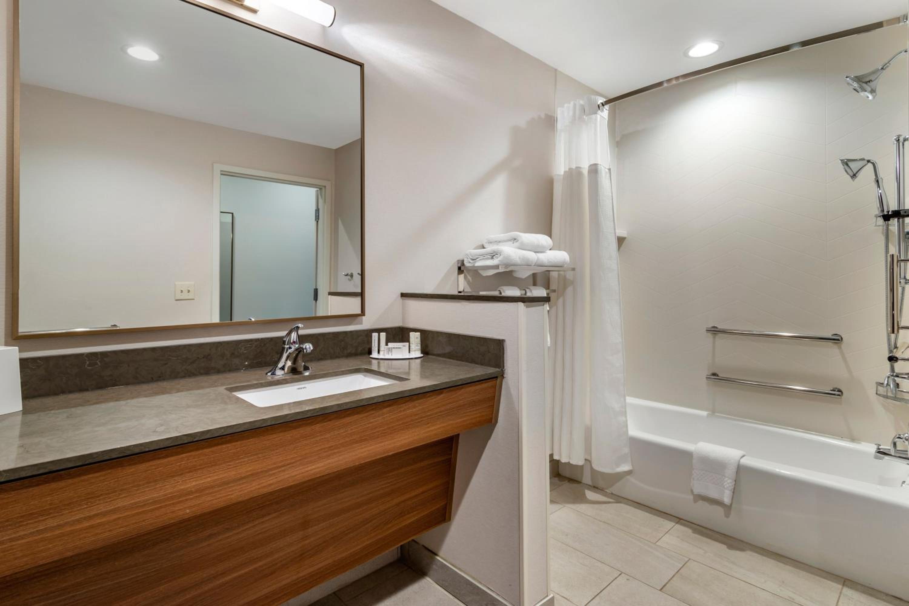 Fairfield Inn & Suites by Marriott Helen - photo 33