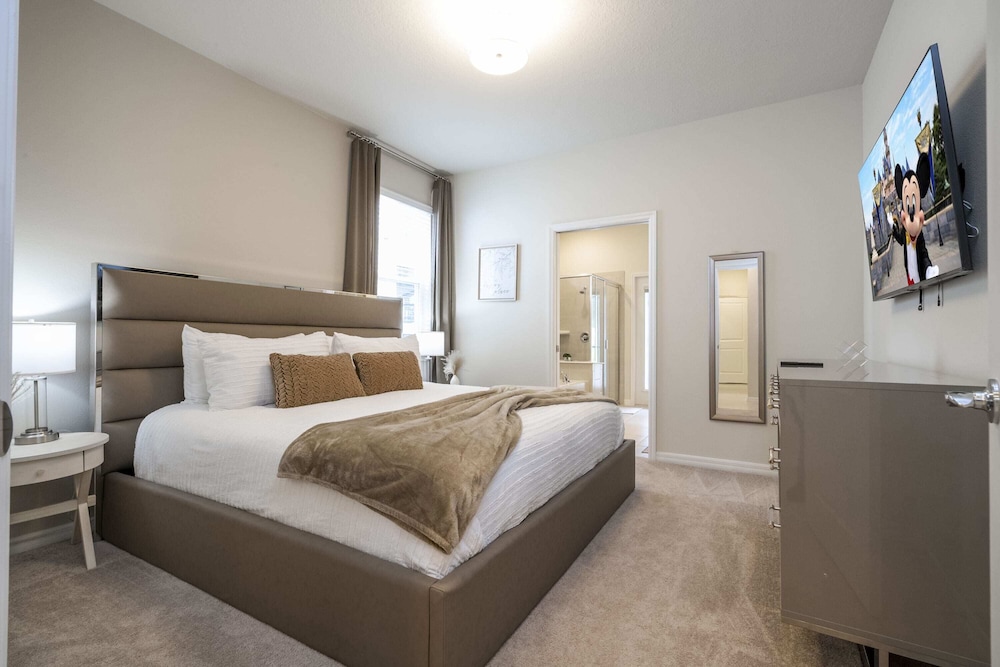Gorgeous 6Bd W Pool Game Room At Windsor Island 4450 - photo 8