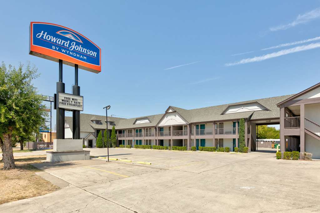Howard Johnson by Wyndham San Marcos - photo 2