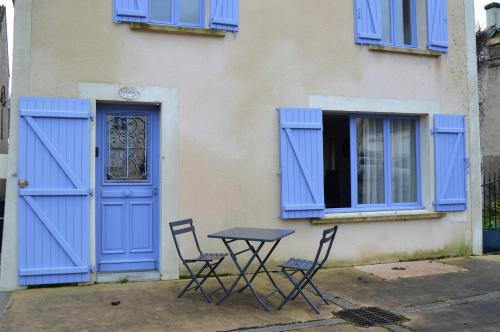 Les volets bleus duplex proche plage et centre - carbon neutral hotel in Unknown City