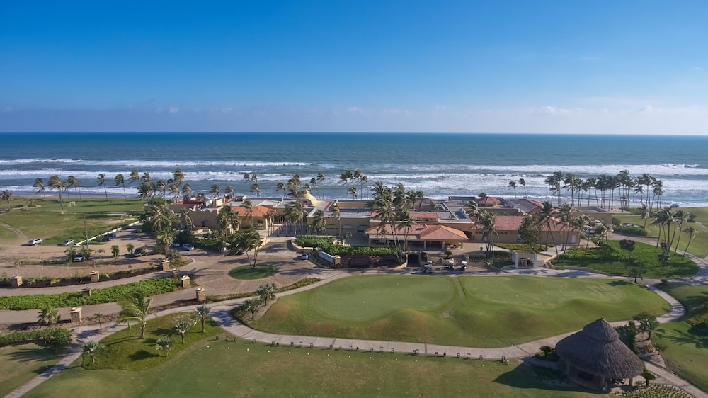 Tres Vidas Acapulco Suites — 4-Star Luxury Hotel in Acapulco De Juarez, Mexico