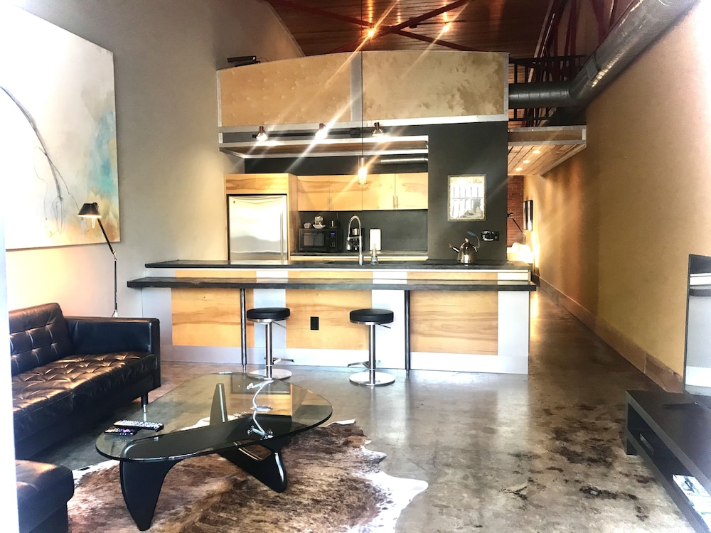The Hangar Lofts Hotel - photo 20