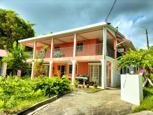 Appartement spacieux avec piscine privée au Vauclin 100 m — 4-Star Luxury Hotel in Le Vauclin, Martinique