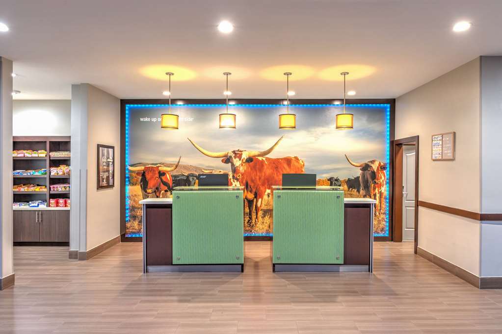 La Quinta Inn & Suites by Wyndham Tyler University Area - photo 7