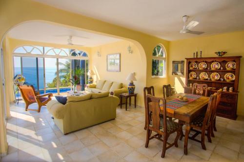 Casa de La Paz Beautiful Beachfront Villa — 4-Star Luxury Hotel in Puerto Escondido, Mexico