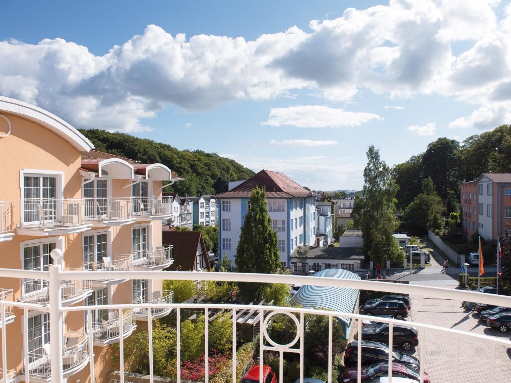 Travel Charme Kurhaus Sellin — hotel in Sellin
