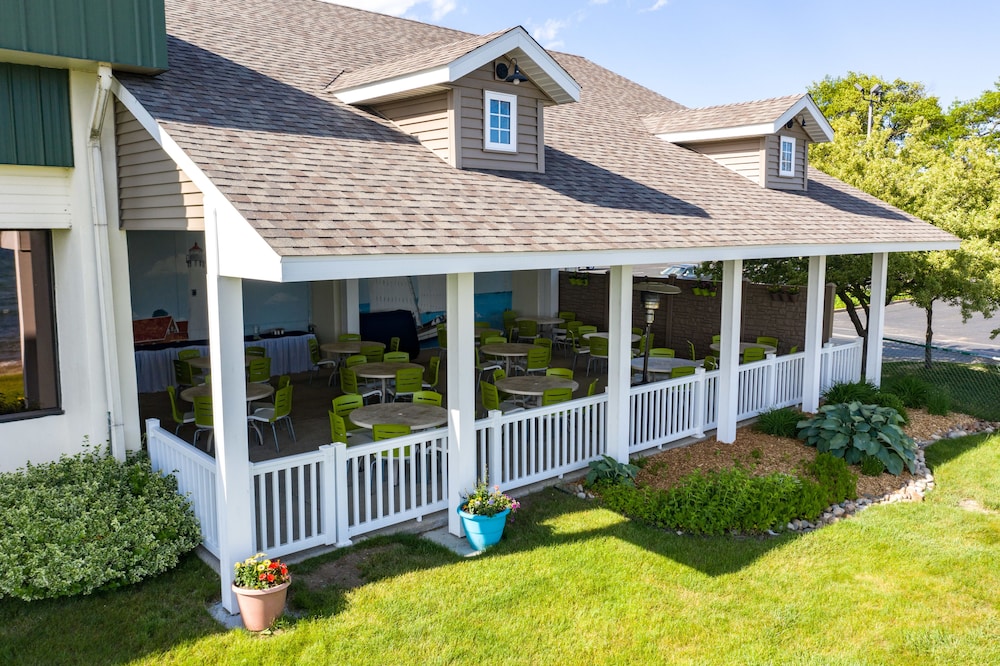 Tawas Bay Beach Resort - photo 52