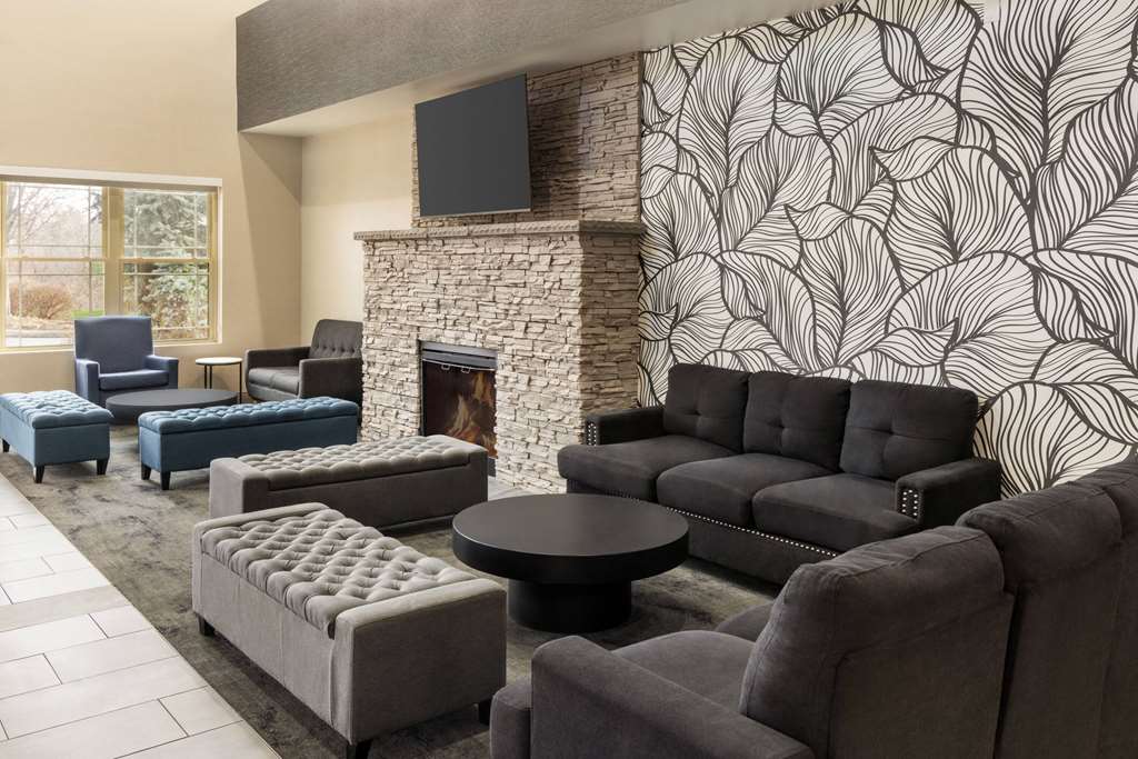 La Quinta Inn & Suites by Wyndham Lake George - photo 6