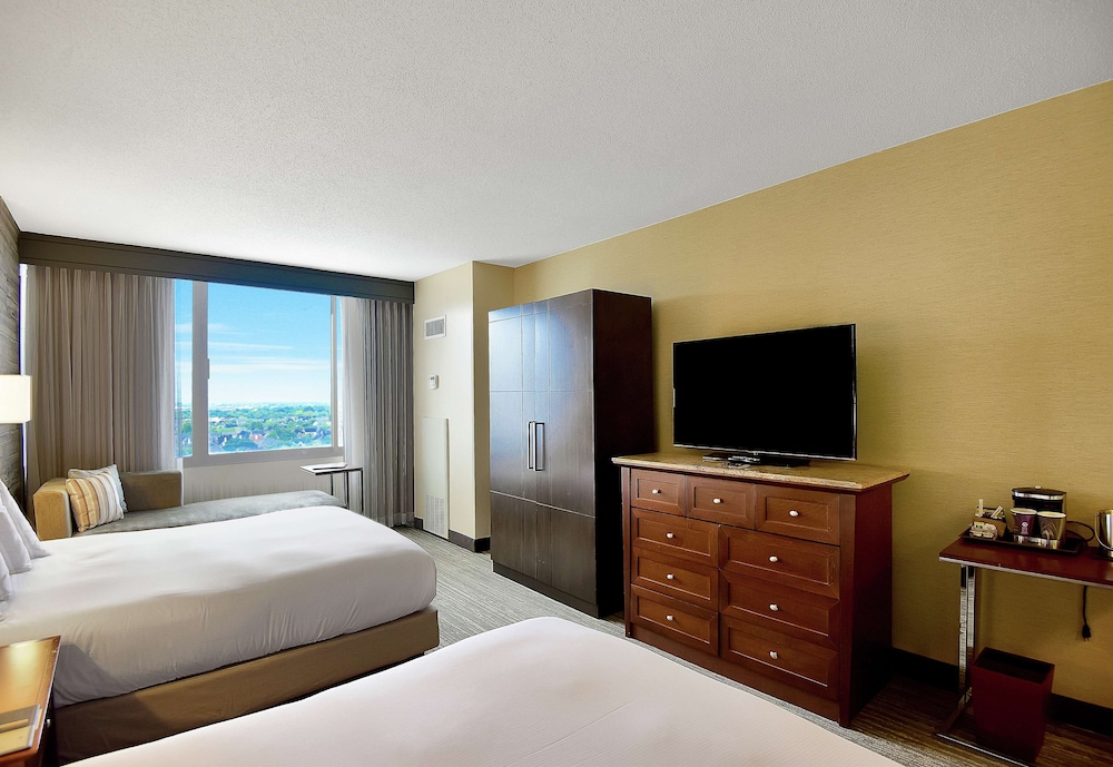 DoubleTree by Hilton Hotel & Suites Houston by the Galleria - photo 13