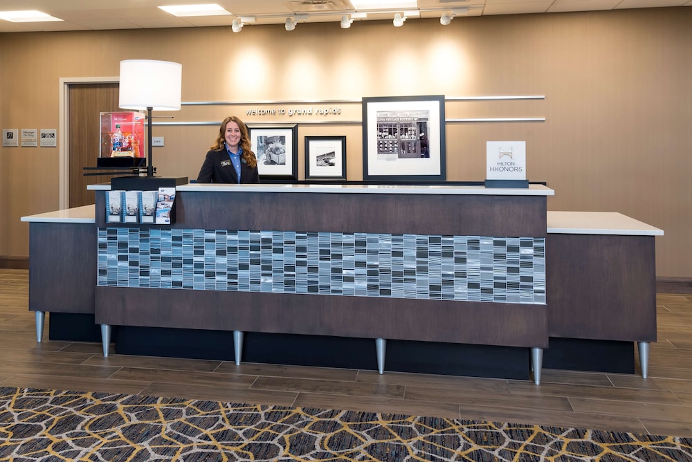 Hampton Inn & Suites Grand Rapids Downtown - photo 10