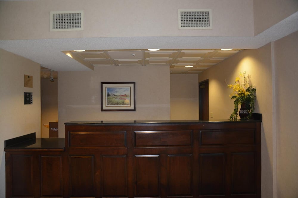 Countryside Inn & Suites - photo 3