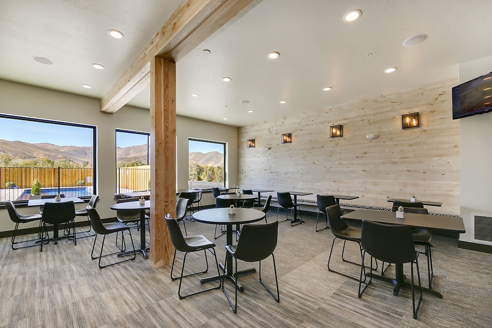 Silver Creek Hotel - photo 46