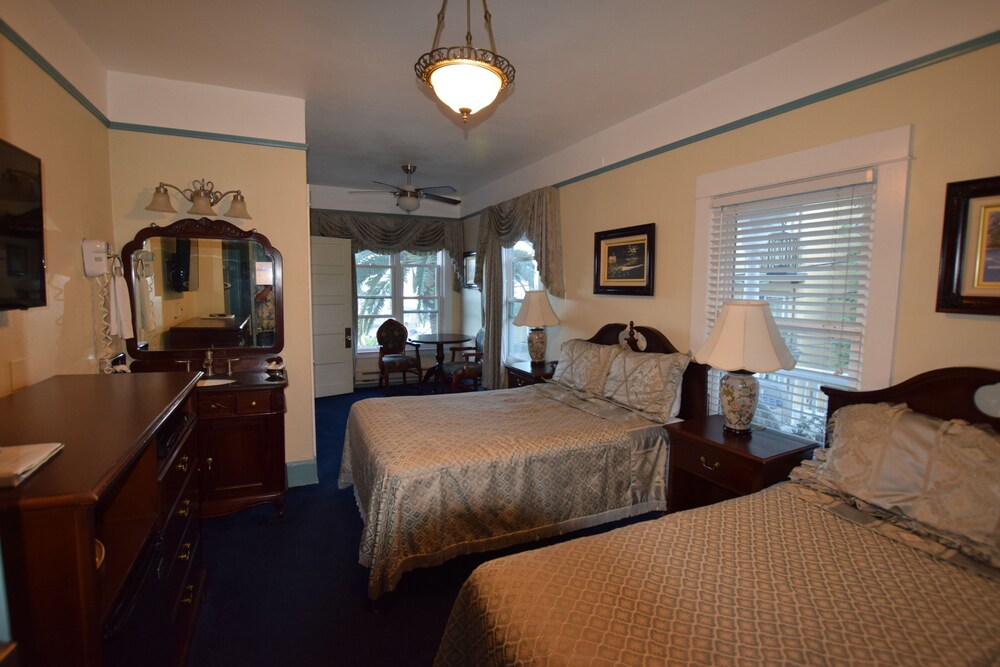 Studio 9 Hotel Catalina - photo 15