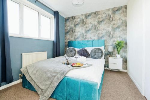 Canterbury 3BR with Driveway suitable for vans Long stay — 4-Star Luxury Hotel in Canterbury, United Kingdom