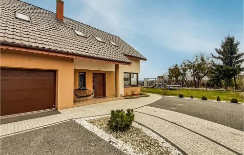 Awesome Home In Mragowo With Lake View — 4-Star Luxury Hotel in Mragowo, Poland