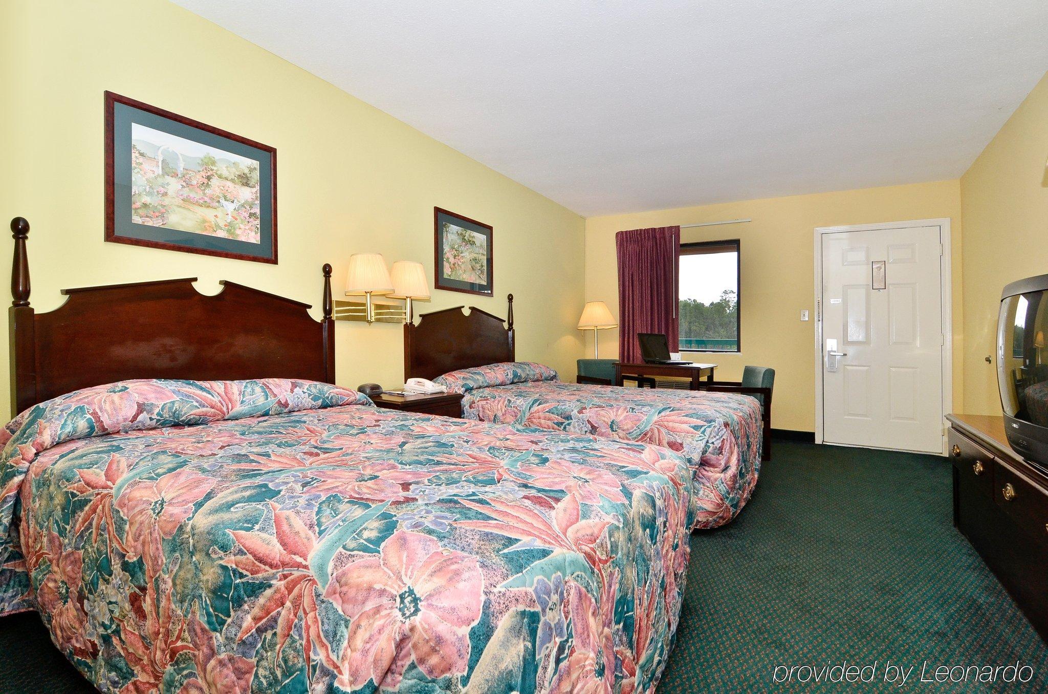 On Econo Lodge - photo 6