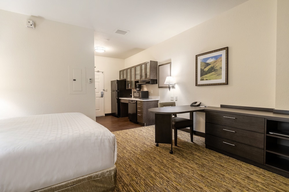 Candlewood Suites Portland Airport by IHG - photo 7