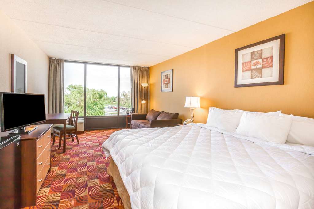 Days Inn by Wyndham Syracuse - photo 11