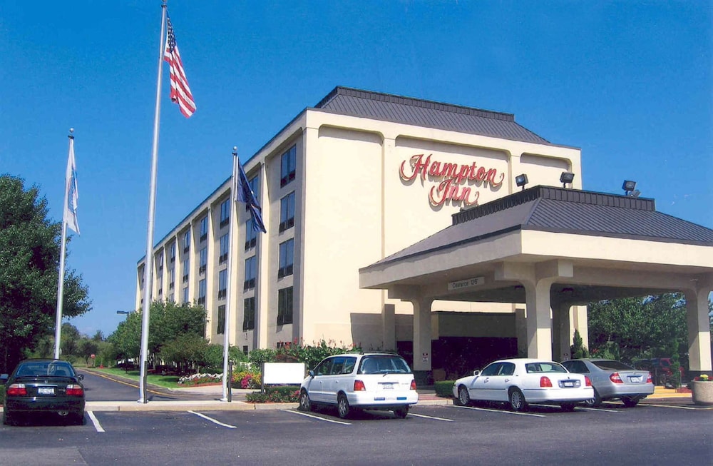 Hampton Inn Long Island Commack - photo 2