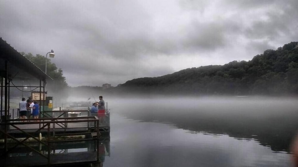 Taneycomo Lakefront Resort - photo 24
