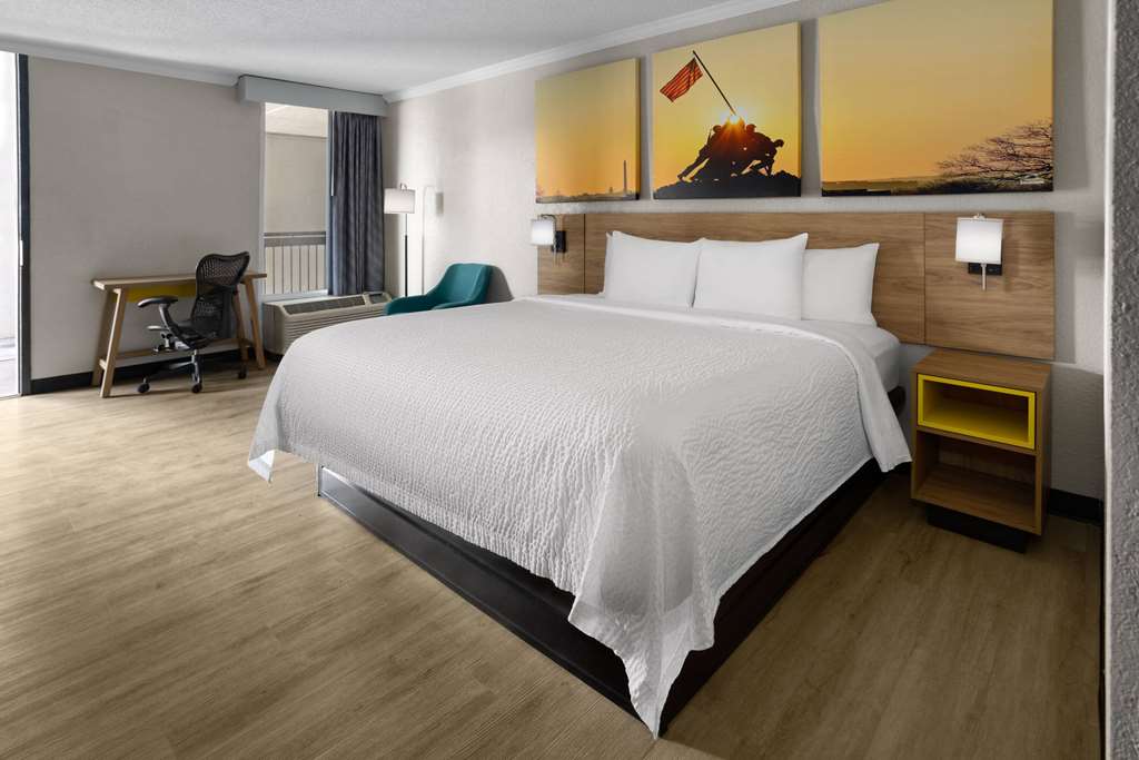 Days Inn by Wyndham Hinesville Near Fort Stewart - photo 16