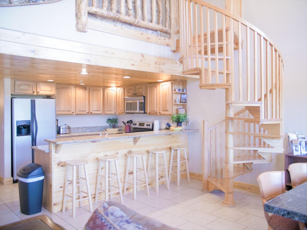 The Lodge At Duck Creek 5700367 — Alton