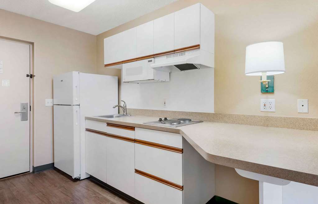 Extended Stay America Select Suites Orlando Southpark - photo 18