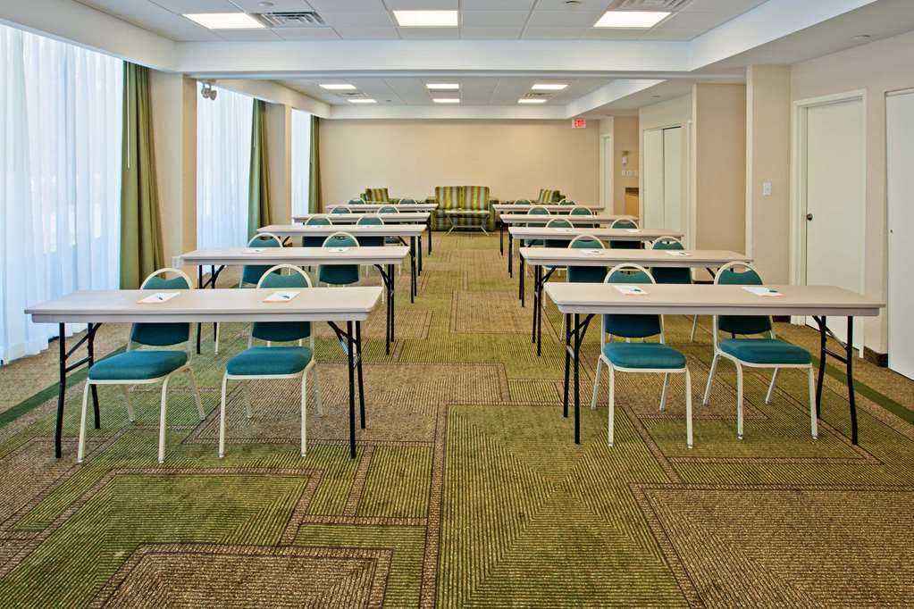 La Quinta Inn & Suites by Wyndham Nashville Airport Opryland - photo 55
