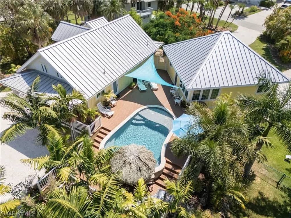 NEW Jungle Paradise Treehouse Suite With Resort Amenities Elevator Access Outdoor Kitchen Lagoon Lazy River Pool RV Hook up - photo 50
