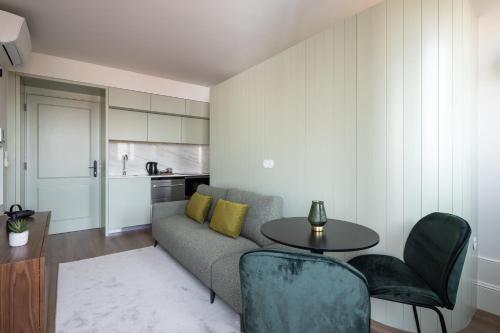 ORM Portas Santa Catarina Apartments — 4-Star Luxury Hotel in Porto, Portugal