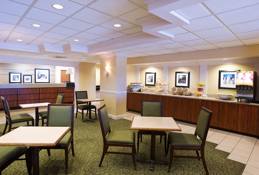 Hampton Inn Evansville - photo 26